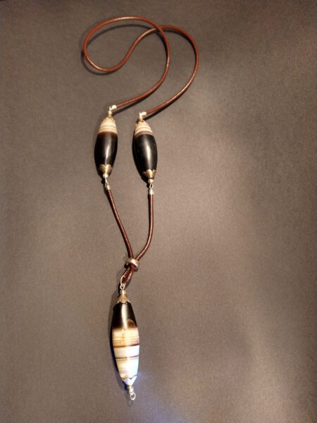 Elegant antique suleiman agates necklace